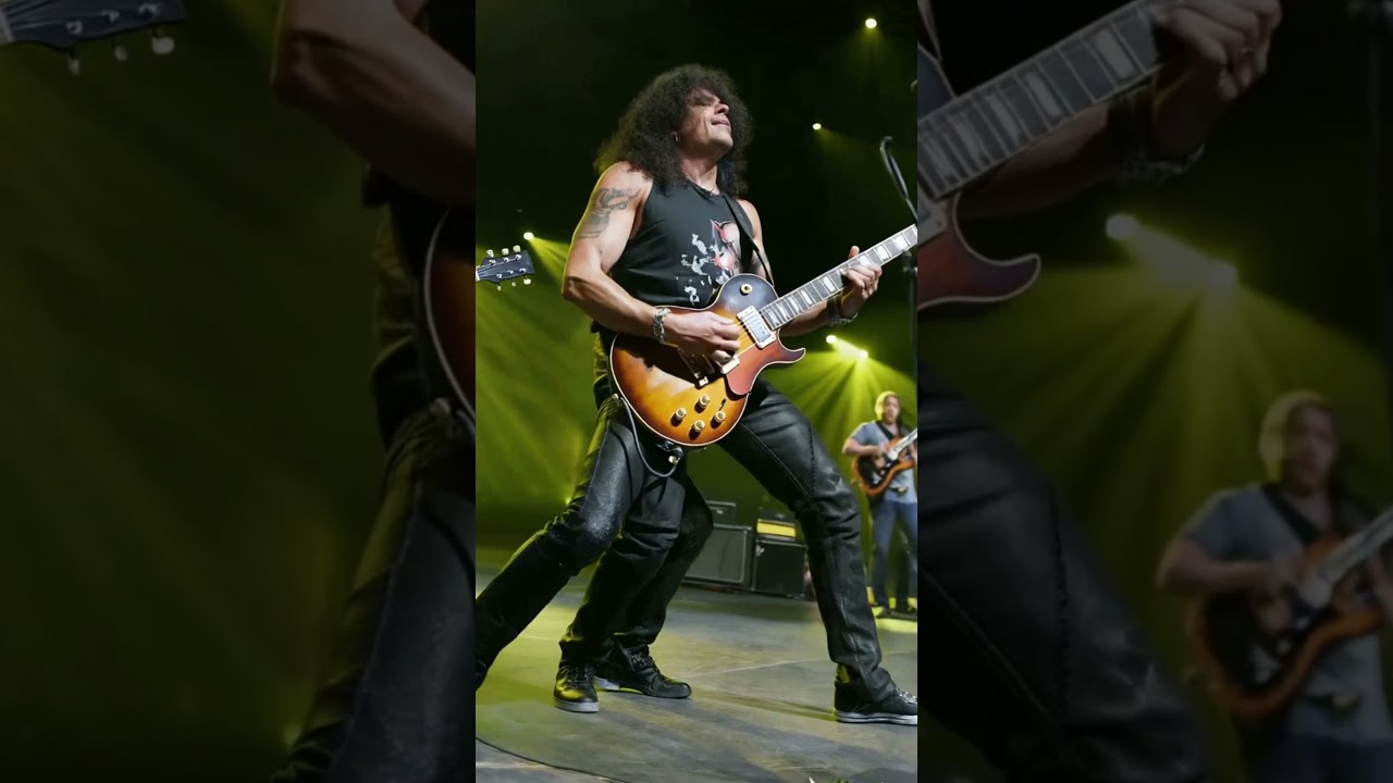 Slash rozkręca Nowy Jork z Velvet Revolver! 🎸🔥 #RockLegend