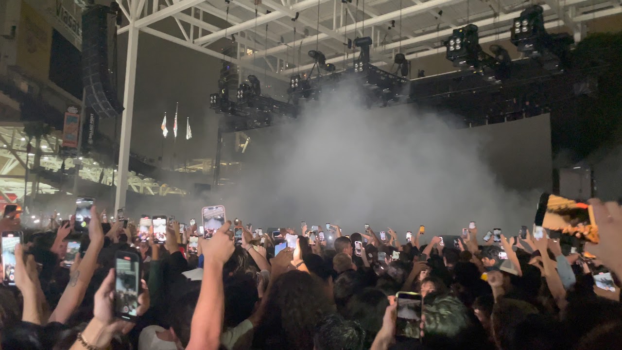 Playboi Carti - Shoota Ft. Lil Uzi Vert Live @ Gallagher Square in San Diego King Vamp Tour