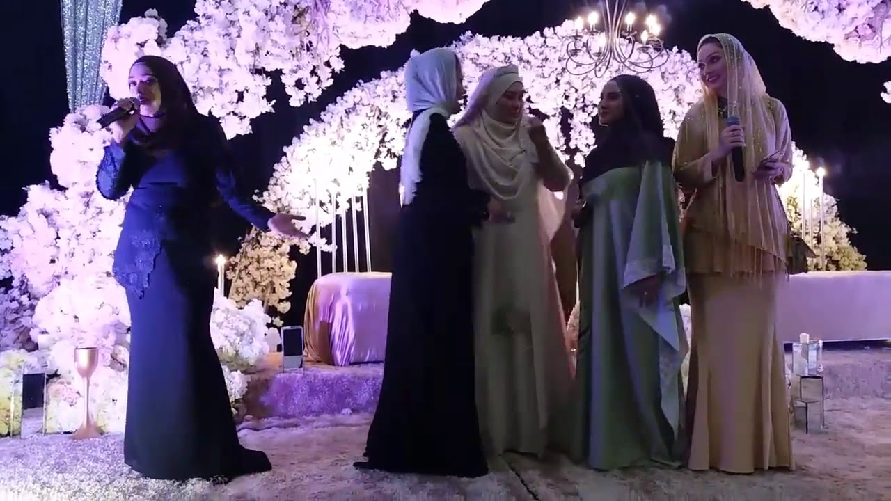 Kumpulan 'Elite' Reunion (Linda, Watie, Abby, Azza, Sha sha) - Manisnya Senyumanmu