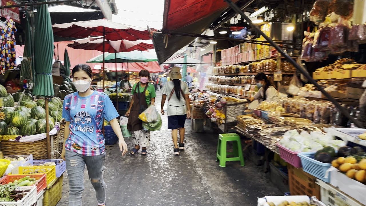 [4K] Bangkok's Largest Market! Huge Khlong Toei Wet Market Walk, Thailand