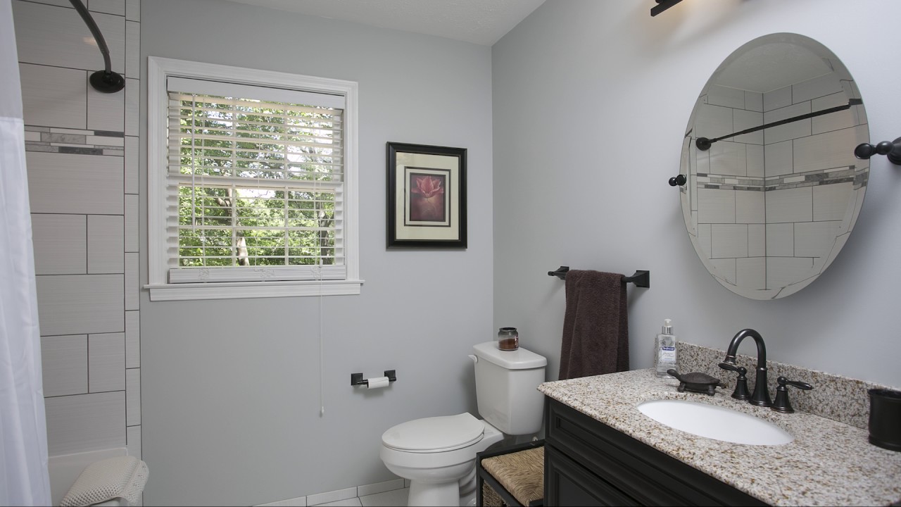 Real Estate Photography 101 Episode 5 Basic Bathroom