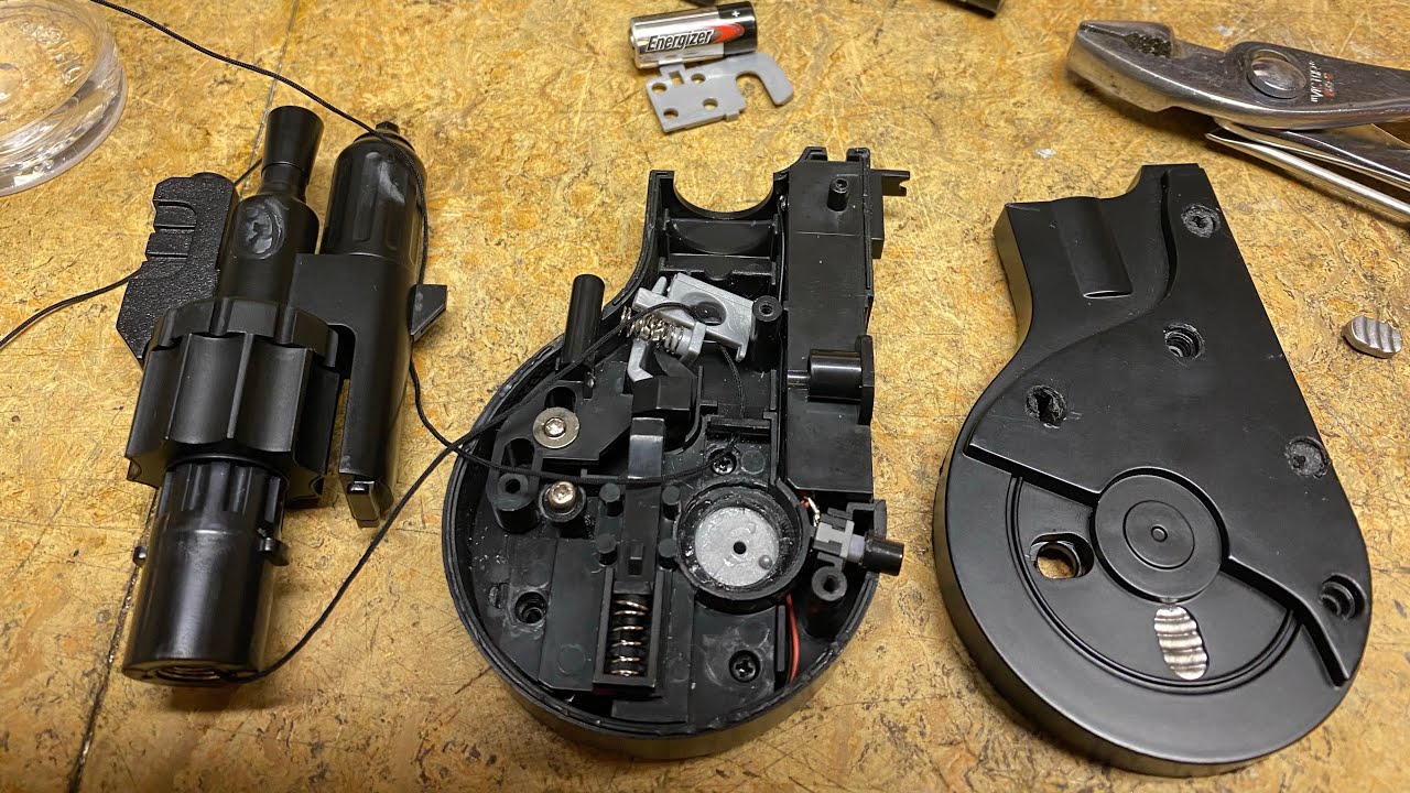 Repair NECA Batman 1989 Grapple/Grapnel Spear Gun and Modify Teardown