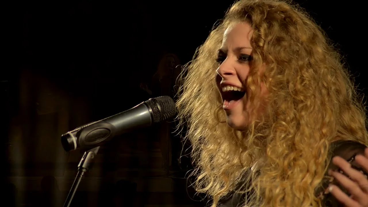 CARRIE HOPE FLETCHER - Pulled (The Addams Family)
