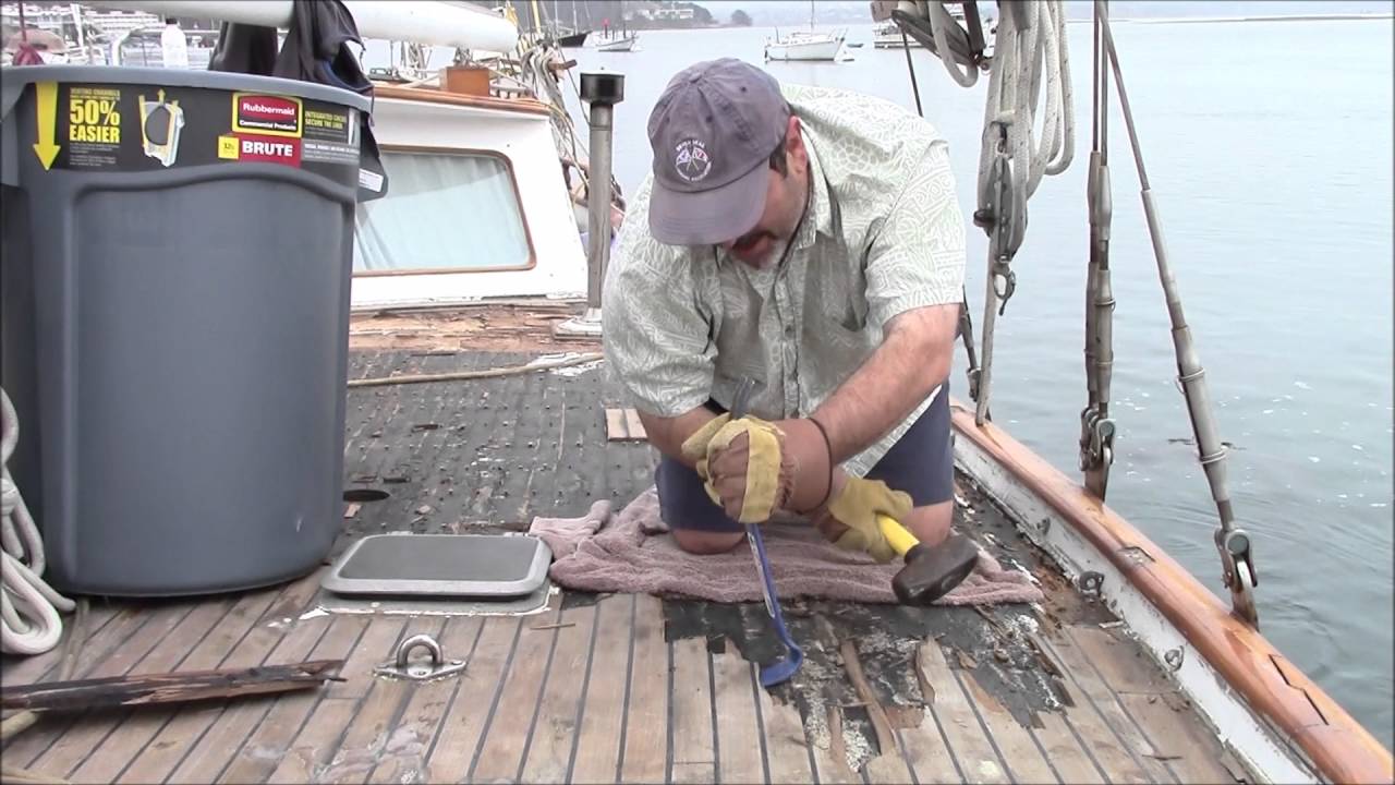1978 Hudson Force 50 Teak Deck Removal