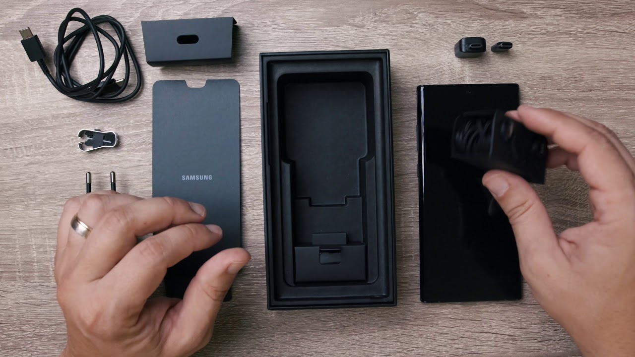 Silently unboxing the Samsung Galaxy Note 10+ Black