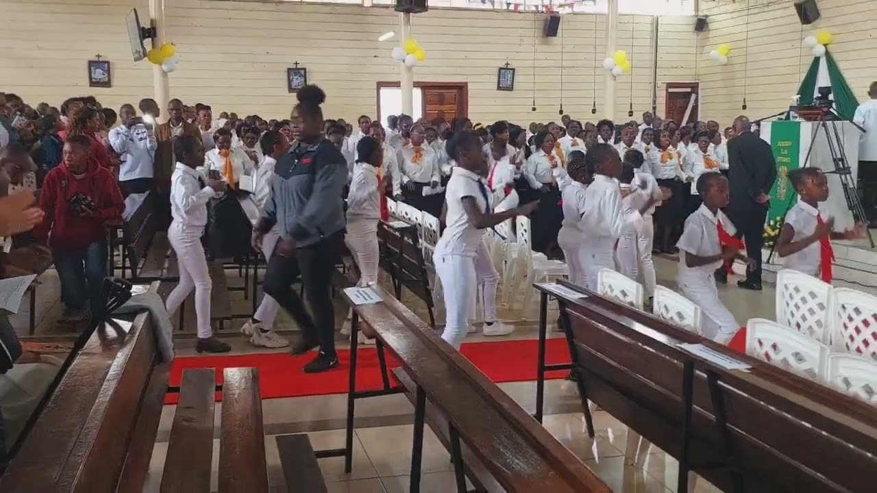 The priestly ordination of 7 Jesuits/St. Joseph the worker parish Kangemi choir did it👏👏💞💞👏👏👏