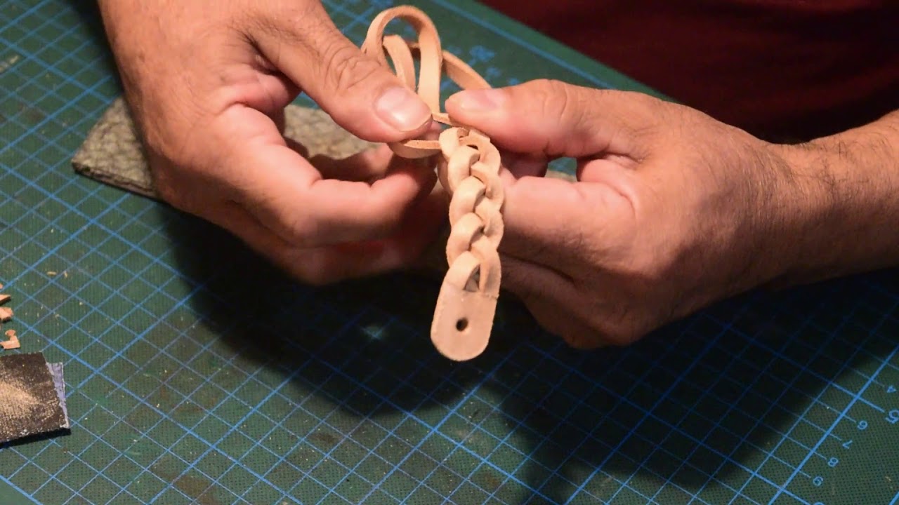 Pulsera trenzada de cuero