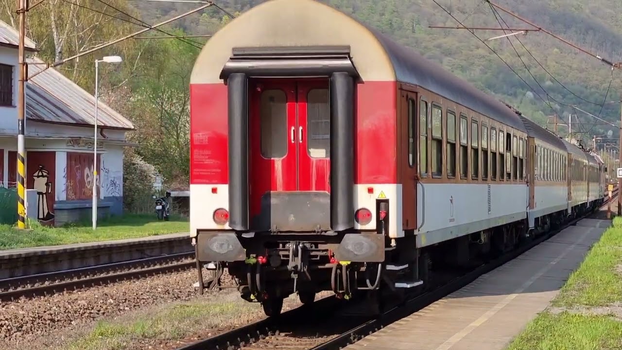 29.04.2022, ŽSR, zast&aacute;vka Ruž&iacute;n, vlaky Os 7825, Os 7842