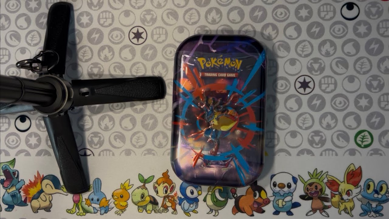 Mega Heroes Mini Tin Opening
