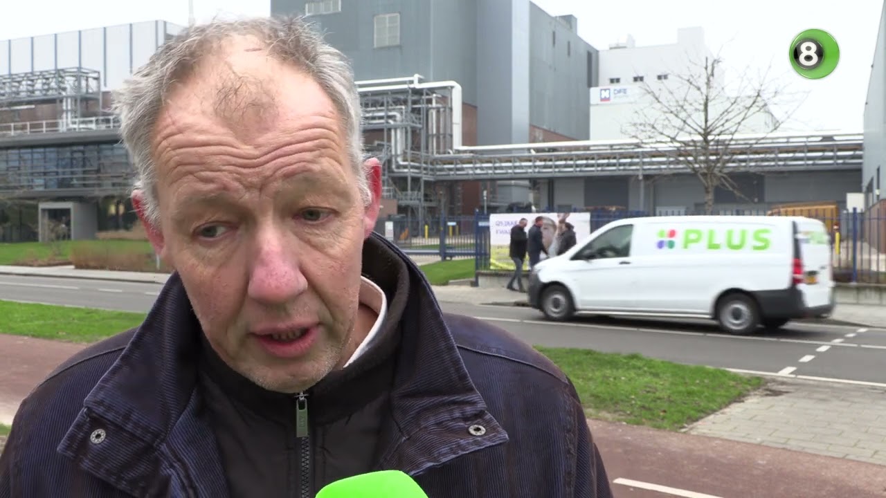 Boeren feliciteren FrieslandCampina in Borculo met verjaardag