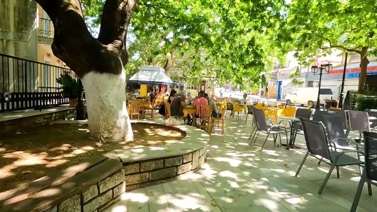 &Eta; &pi;&lambda;&alpha;&tau;&epsilon;ί&alpha; &sigma;&tau;&eta;&nu; &Kappa;&alpha;&rho;&upsilon;ά &Lambda;&epsilon;&upsilon;&kappa;ά&delta;&alpha;&sigmaf;.Lefkada island -Greece, Karya village.