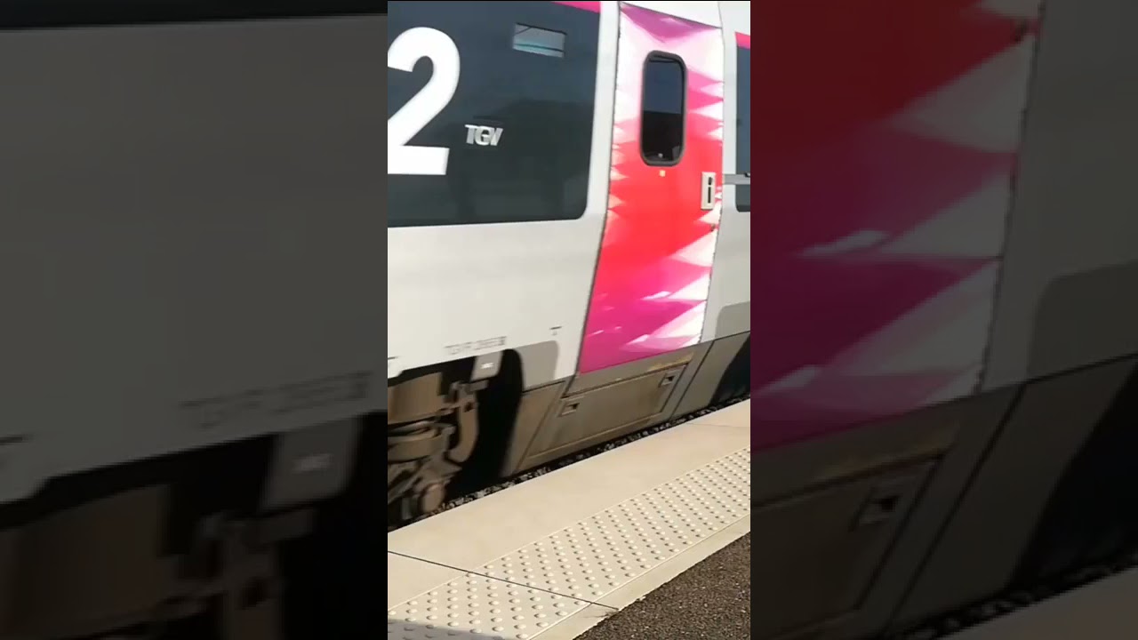 Passage d'un TGV r&eacute;seau &agrave; Vendenheim