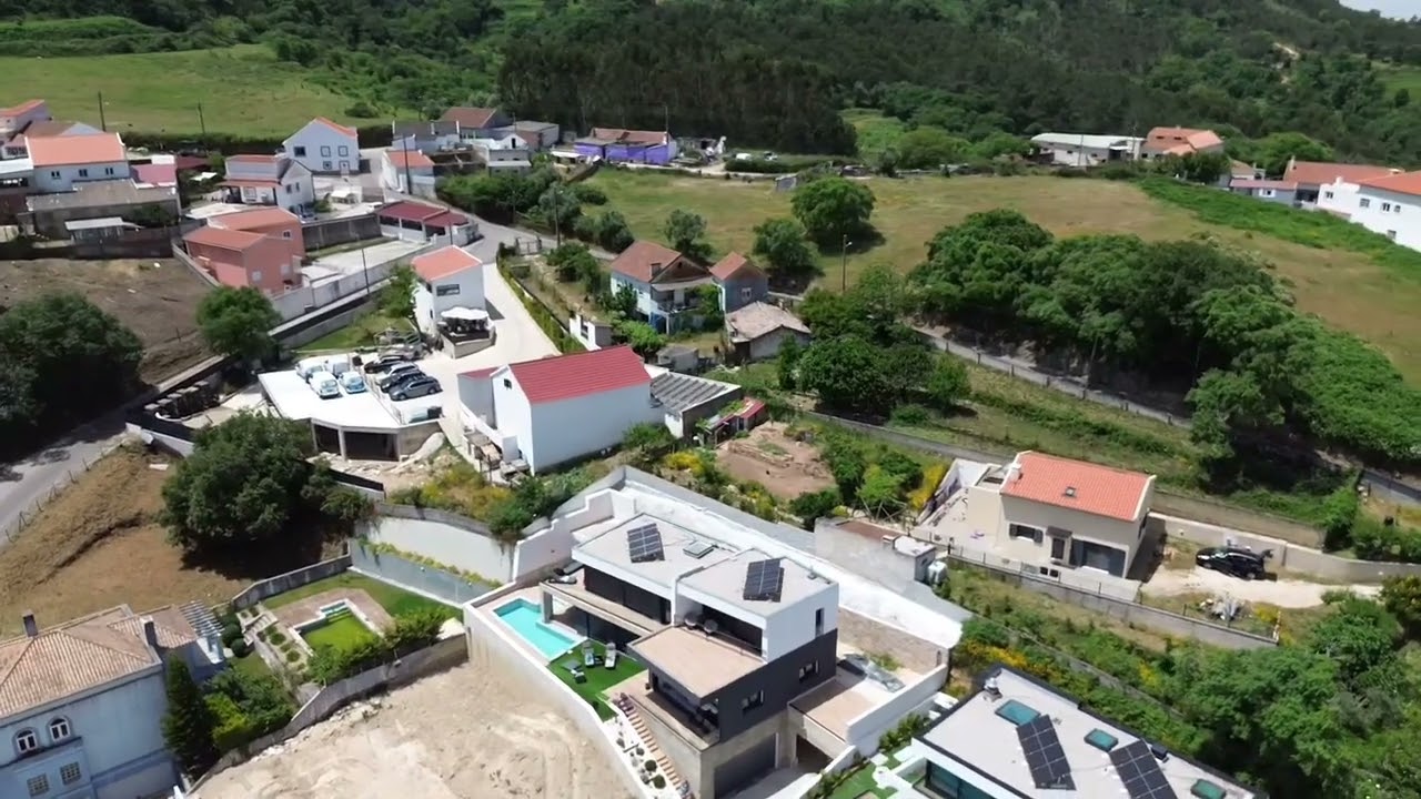 Moradia para reconstrução | Terreno 1.506 m² | Vista campo | Periferia da Venda do Pinheiro