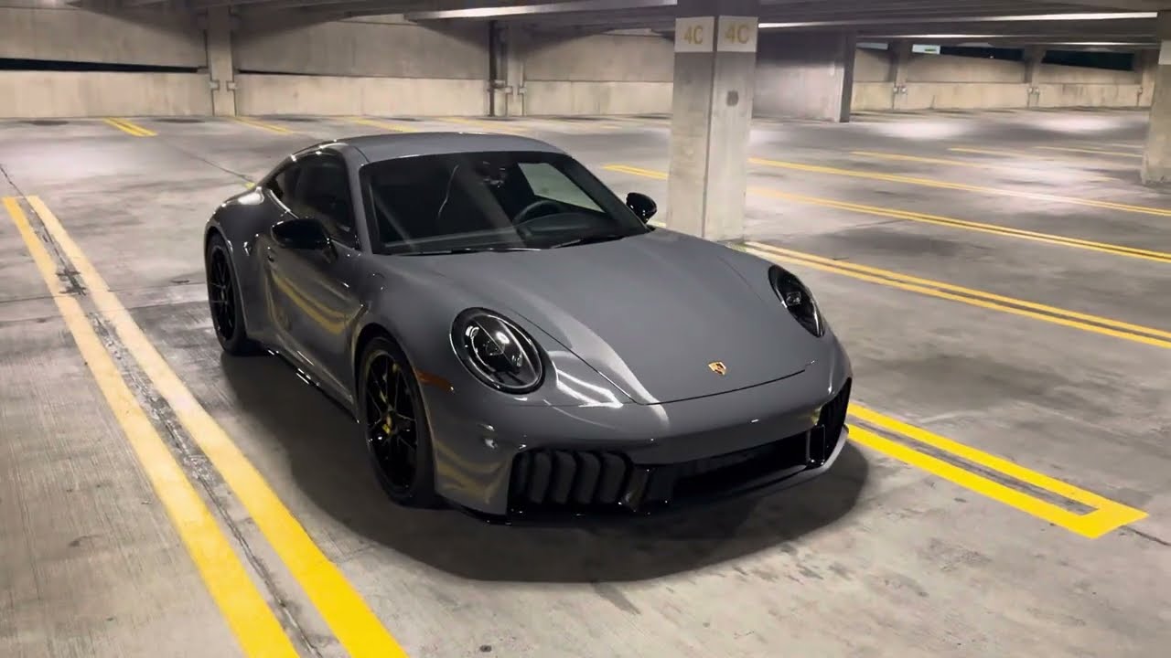 PORSCHE 911 HYBRID 992.2 Carrera 4 GTS Coupe - Walkaround