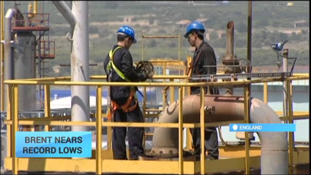 Medvedev: Sliding oil price may force new Russian budget