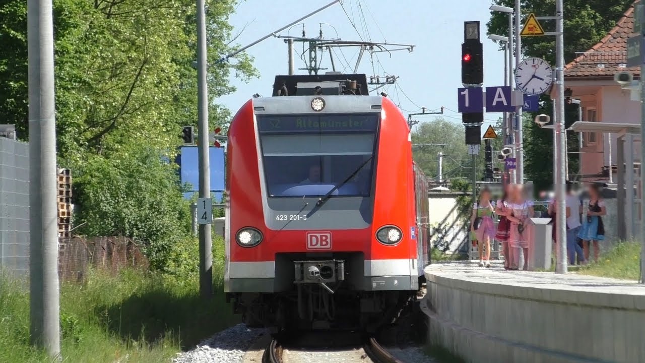 Dachau Stadt mit der Baureihe 423 der S-Bahn München (+1½ Makros)