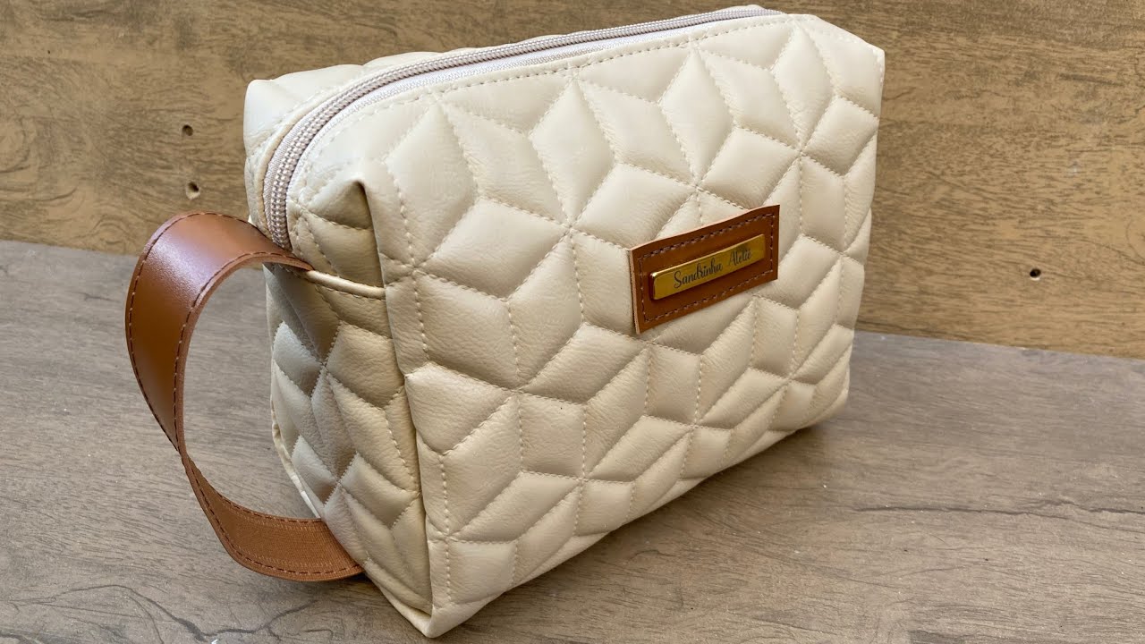 necessaire grande com alça  lateral @SandrinhaAtelie