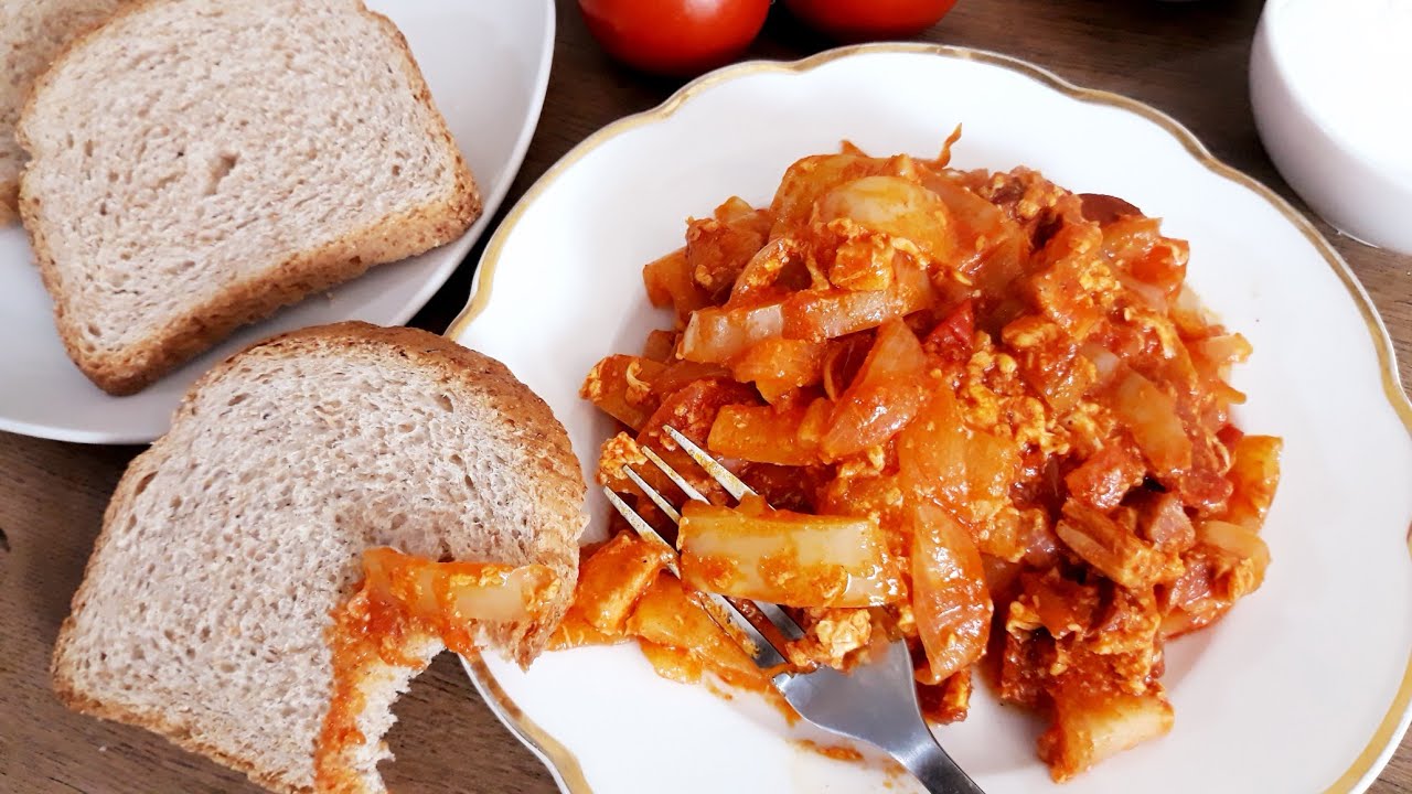EP.105. Lecs&oacute; Hungarian lecso with egg recipe easy breakfast-Hungarian Food l Tasty Food