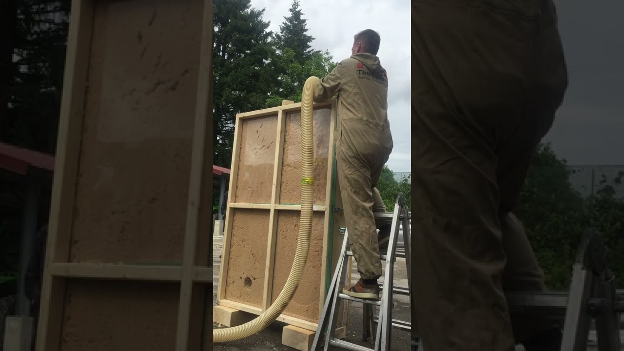 [Démonstration] Insufflation de fibre de bois à l’intérieur d’une paroi transparente