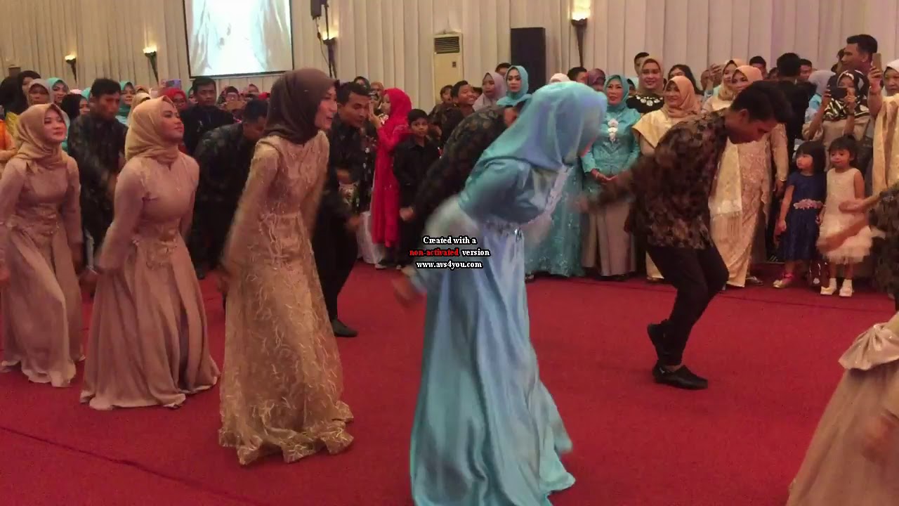 hindustan flashmob wedding tita dan andre 2018 (indonesia-medan)