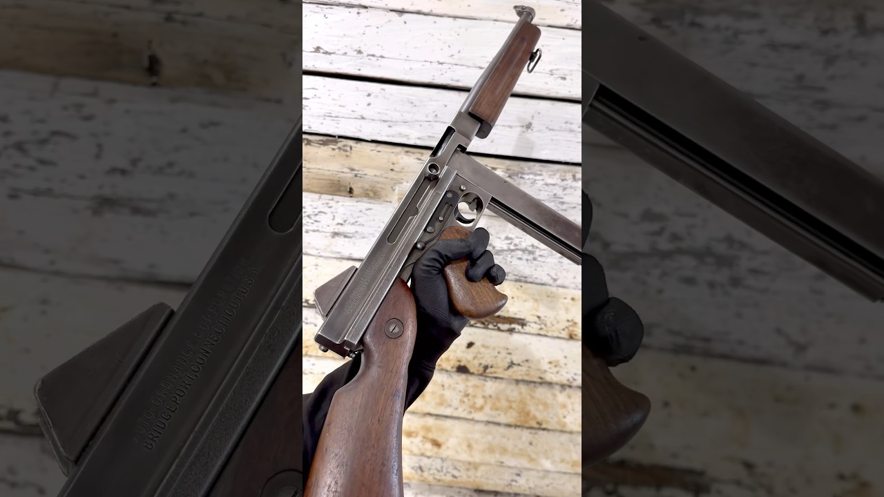 THOMPSON M1A1 SMG 🇺🇸 #gunshorts #guncollection #army #worldwar2 #ww2 #thompson #usarmy #usa #pew