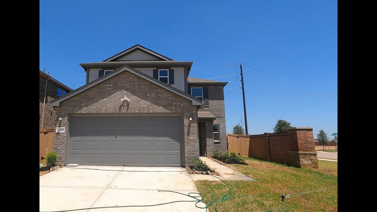 Casa de esquina, disponible en Katy TX. Todavia bajo construccion. Casa Nueva!