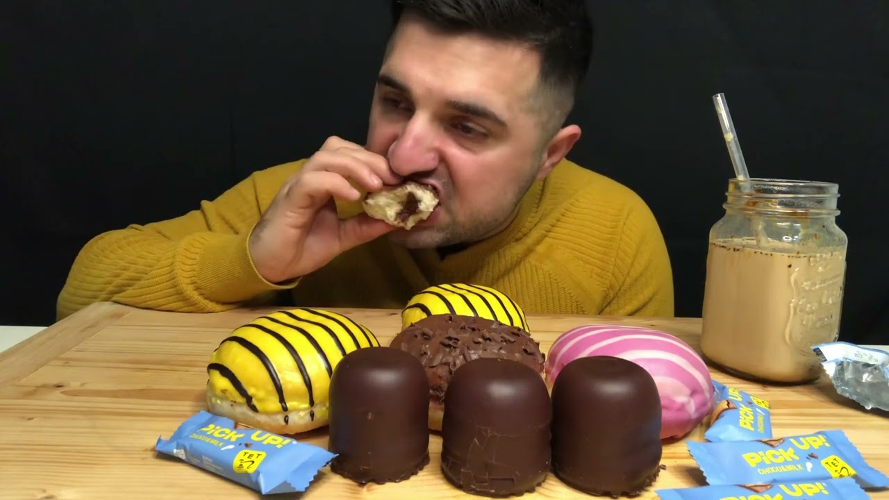 ASMR | 🍩🍪🧊GERMAN DONUTS ALSO CALLED “BERLINER” WITH ICED COFFEE AND MINI “PICK UP” COOKIES