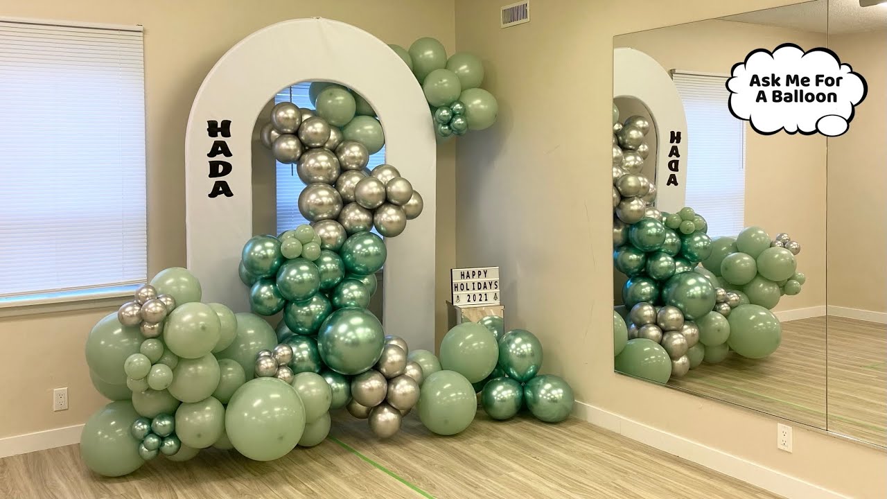 Open Backdrop With Balloon Garland