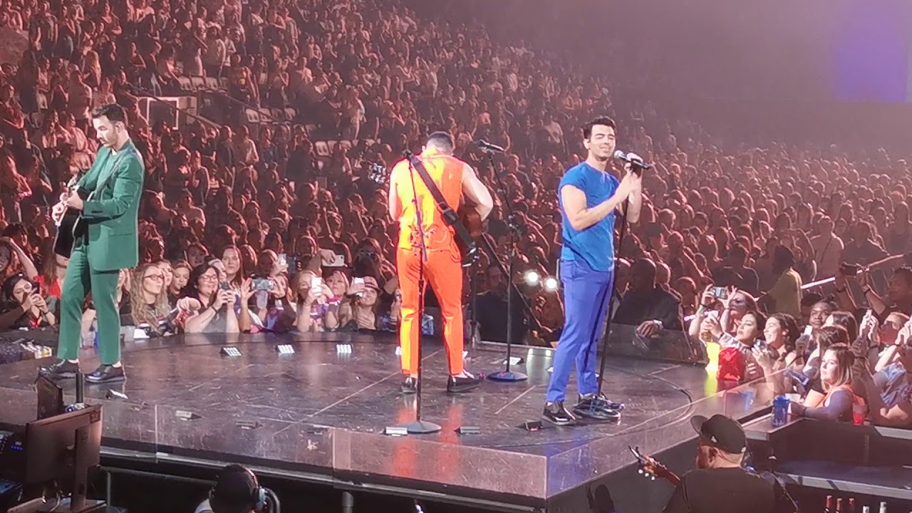 Sorry - Jonas Brothers (Live in Toronto) August 23rd, 2019
