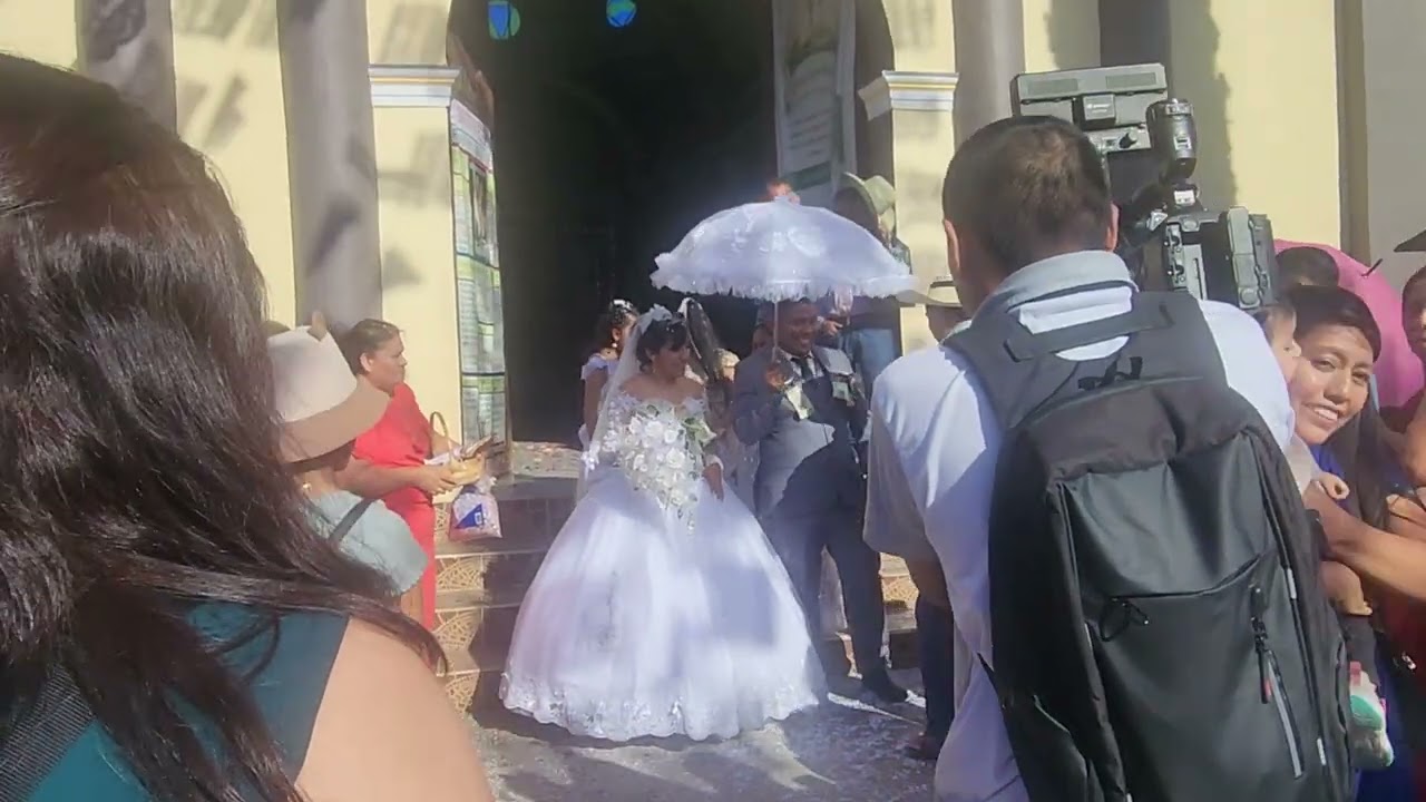 Los Esposos saliendo de la iglesia 02/21/26             Boda de mi Primo