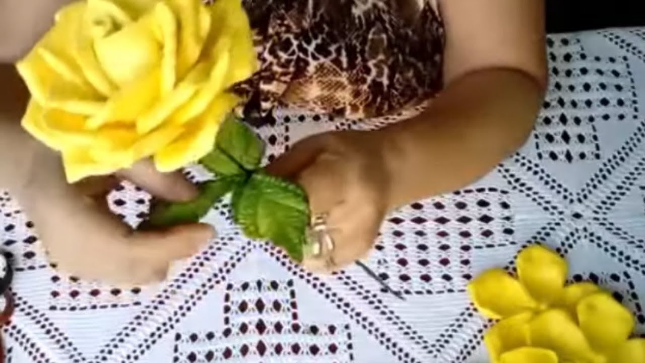 Como montar rosas de eva  3 maneiras diferentes,  para iniciantes. pintura  simples com anilina
