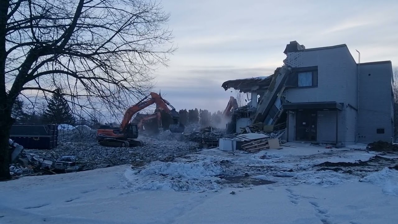 Kaivurin puuhia 21