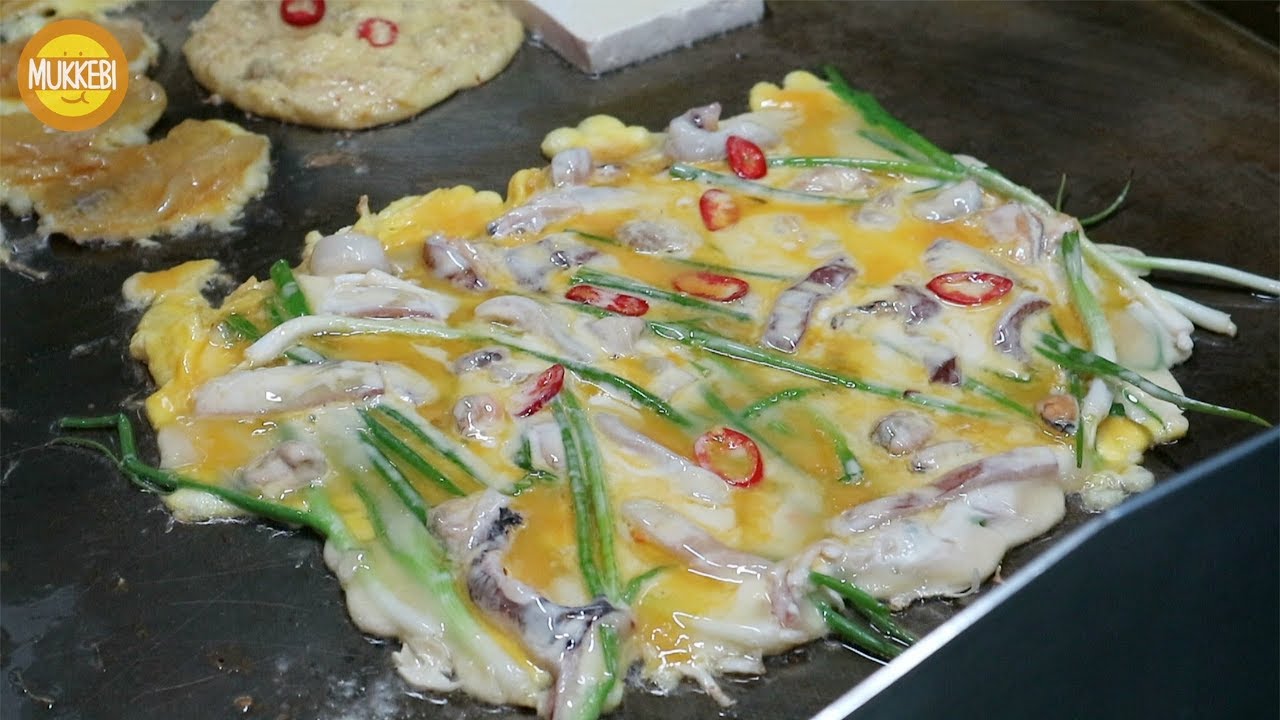 Suwon, Корея │ Блины с морепродуктами и зеленым луком │ Haemul Pajeon │ Корейская уличная еда
