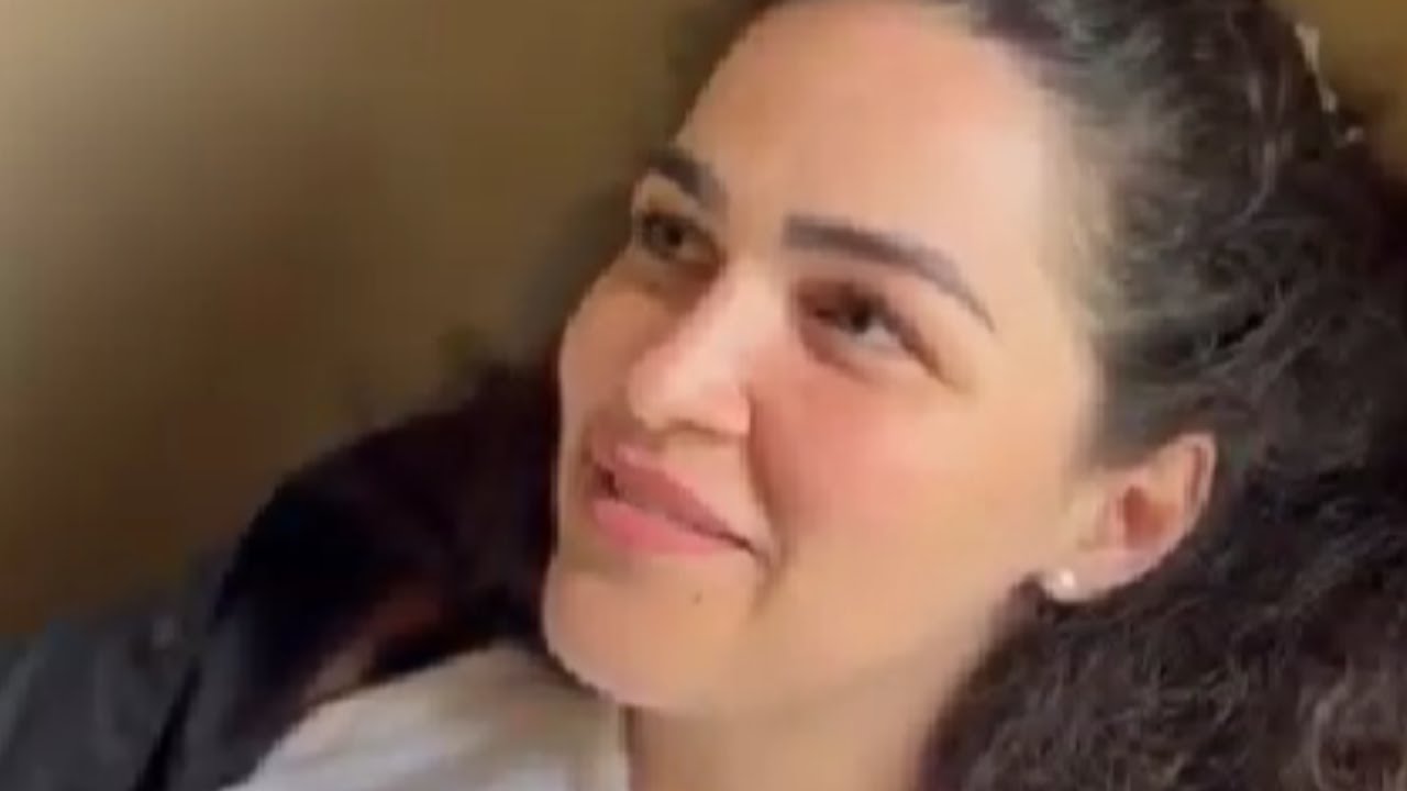 Maquiadora descobre infidelidade do marido na casa da sua cliente