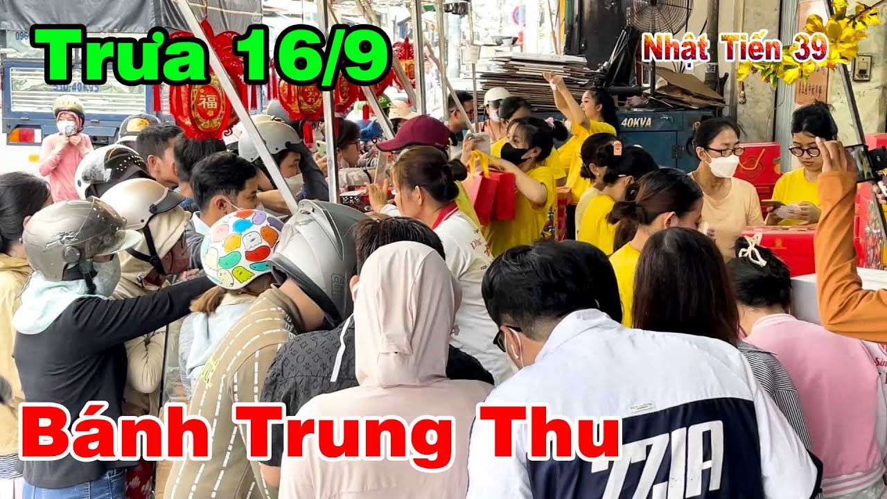 Trưa 16/9 /Quá Trời Đông Bà Con  Đang Xếp Hàng Chờ Mua Bánh Trung Thu Tại /TB Phương Diêm Thuận Q6