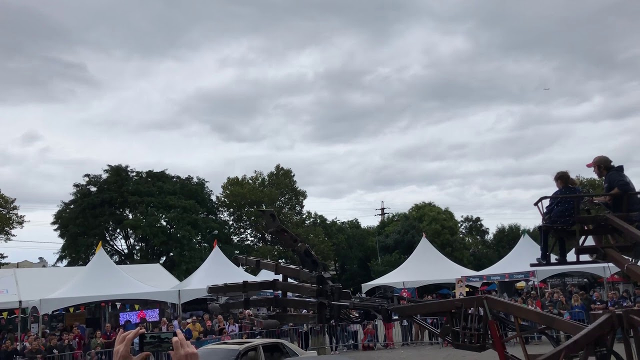 Giant Robot Hand Destroys Car!