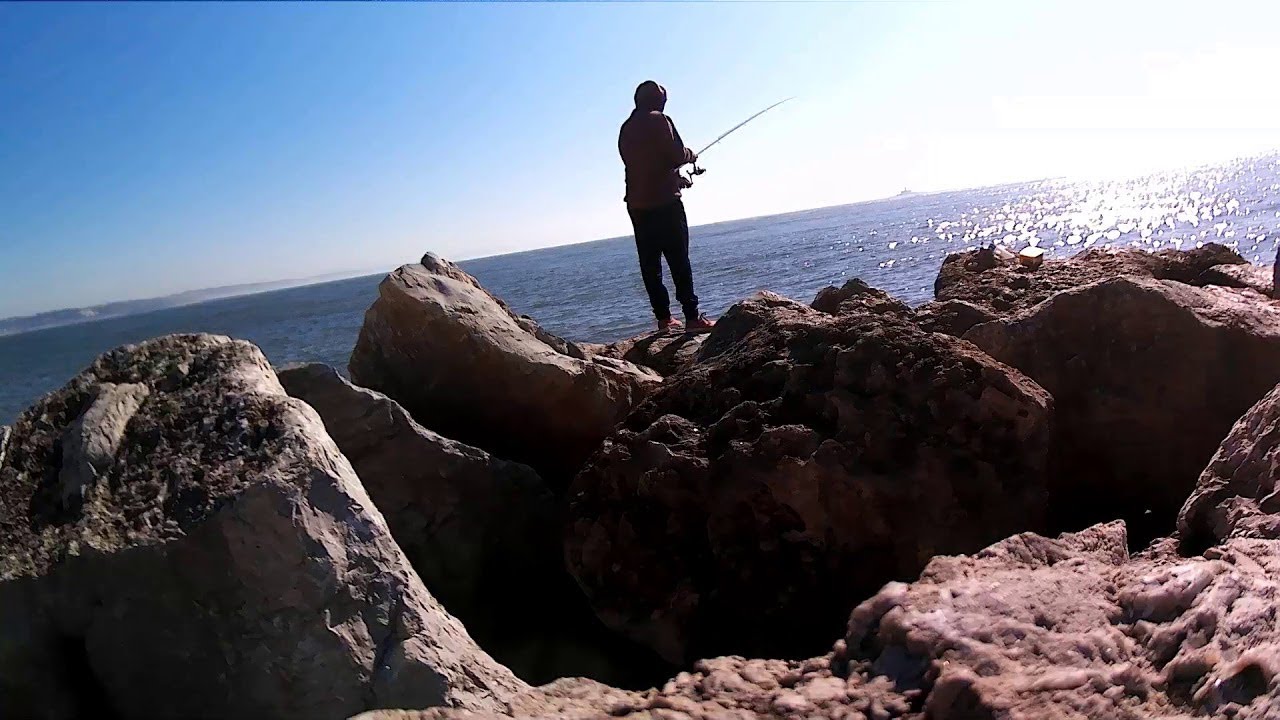 Pesca em Oeiras, pontão restaurante Saiza