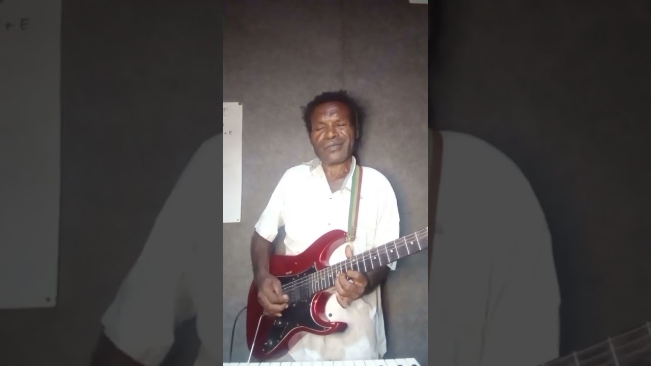 teringat saat natal bersama di kampung halaman~guitar instrument@Otistigi