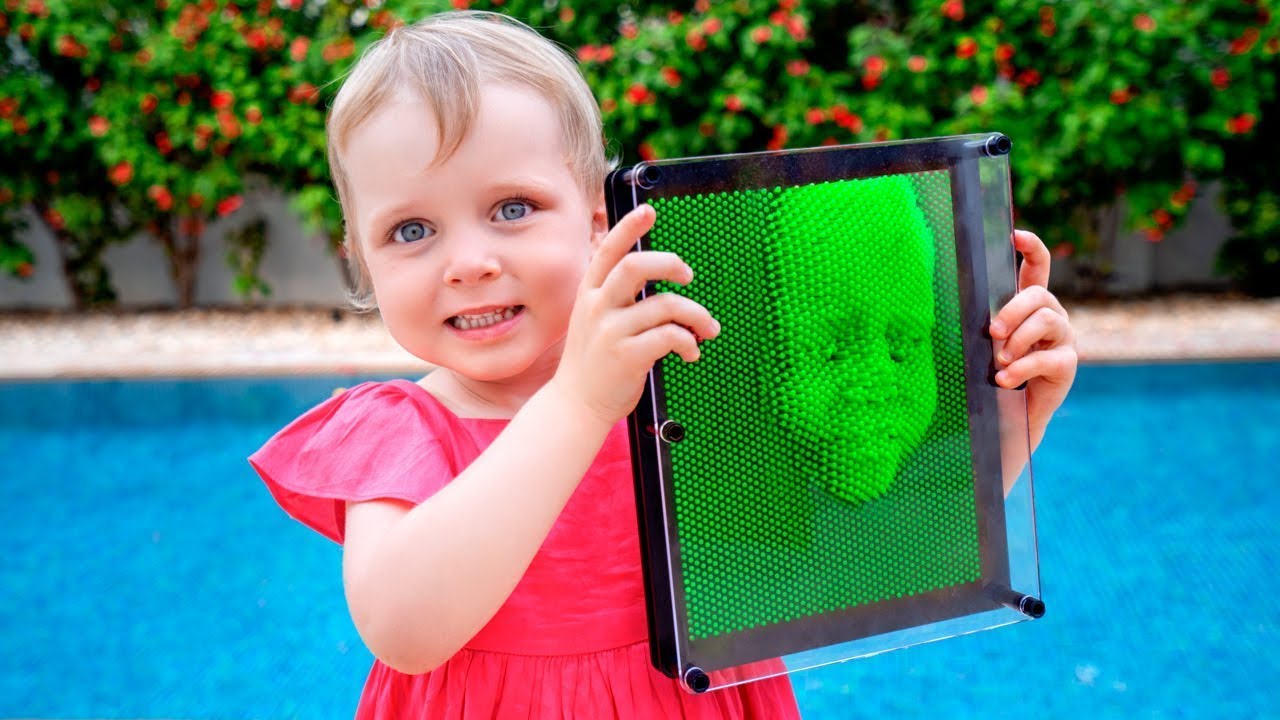 Kinder spielen mit 3D-Pin-Art-Spielzeug | Lustiges Kunstspielzeug für Kinder | Vania Mania DE