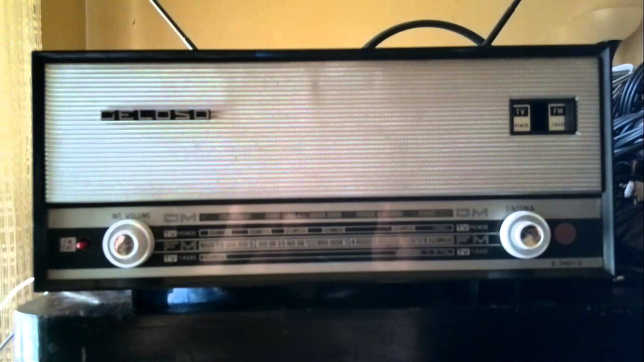 1965 Geloso G-3407-2 Mantle Radio