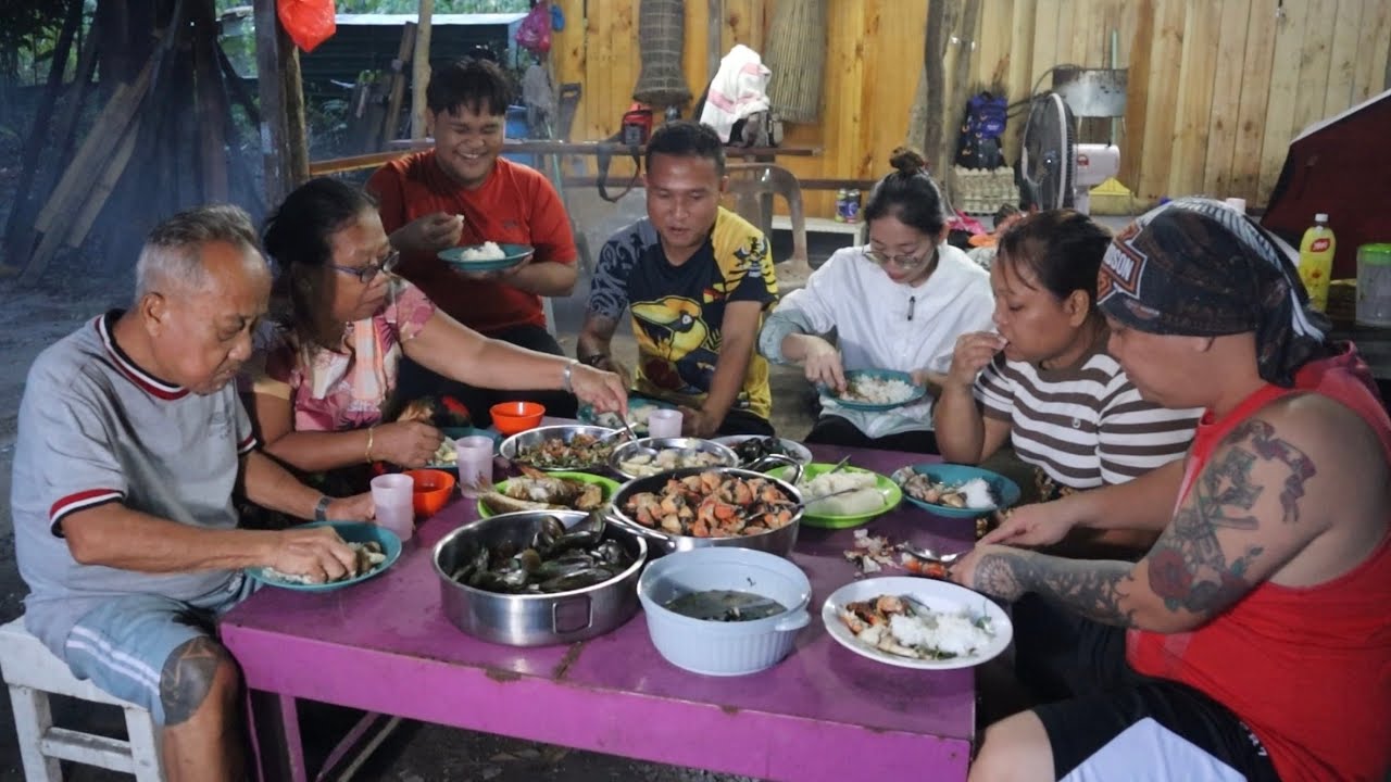 Masak Tujuh Jenis Lauk Special Di Pondok Studio // Kumpul Bersama Family Makan Malam…//