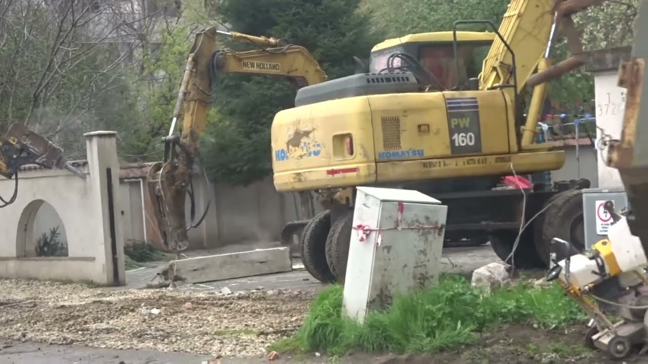 Cum merge lărgirea străzii Prelungirea Ghencea din București? Ei demola casele oamenilor.