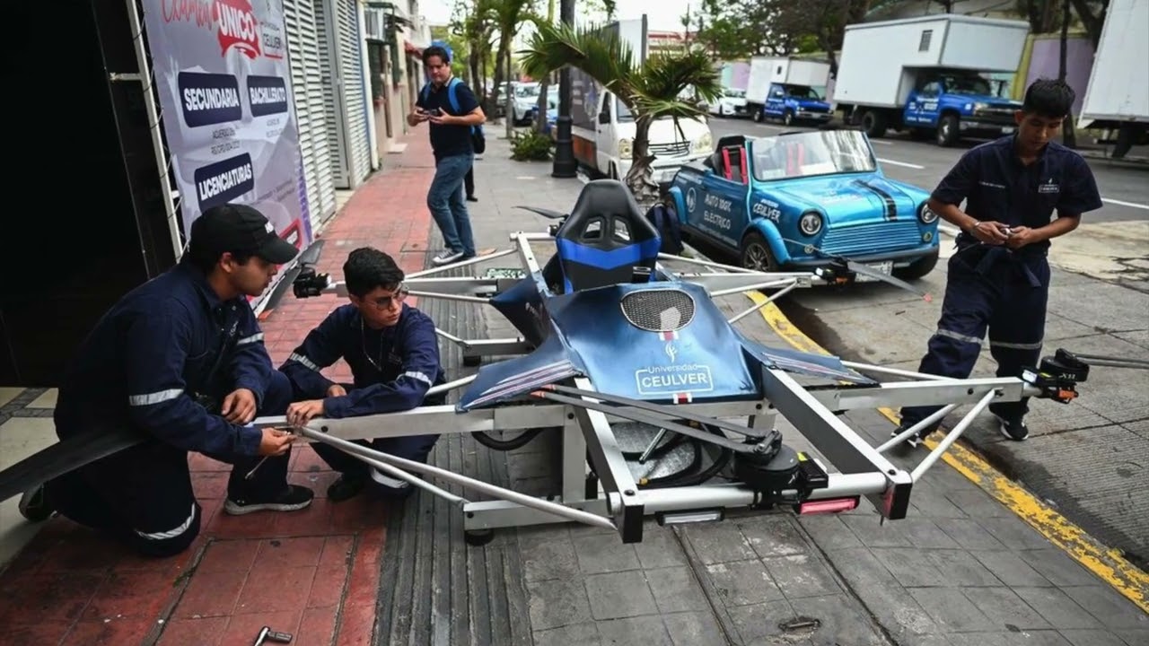 PROYECTO MANTARRAYA: AUTO VOLADOR MEXICANO