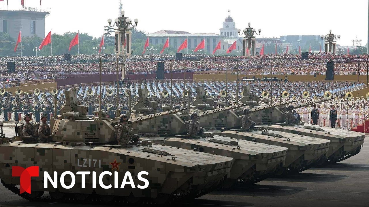 China exhibe su poderío militar en un suntuoso desfile al que acudió Putin | Noticias Telemundo