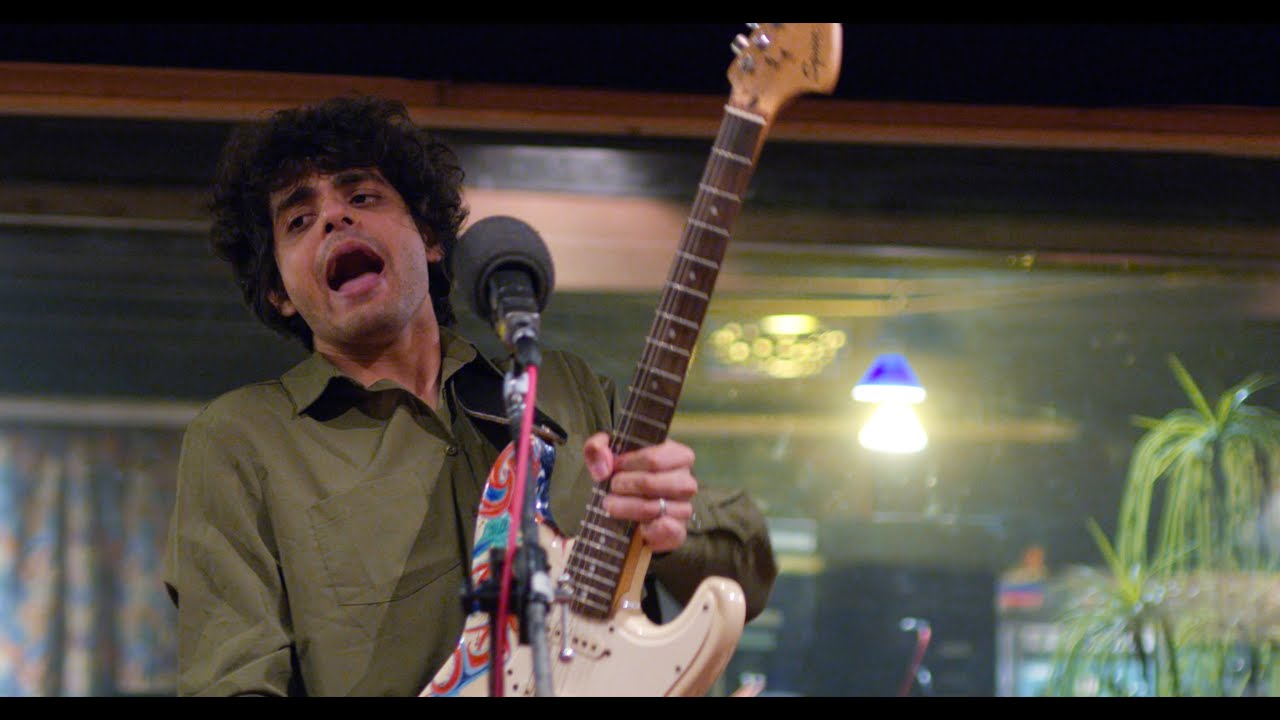Harts – Red & Blue (Live in Studio)