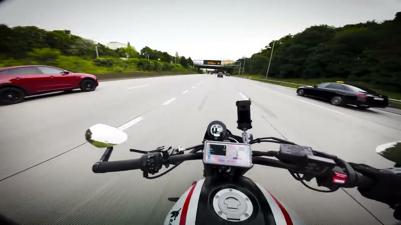 XSR700 POV - Highway Run Home