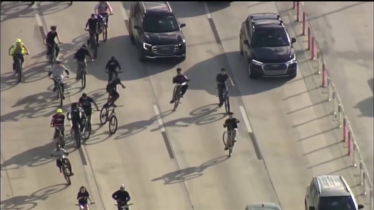 Hundreds on bicycles take over Miami roads on Martin Luther King Jr. Day