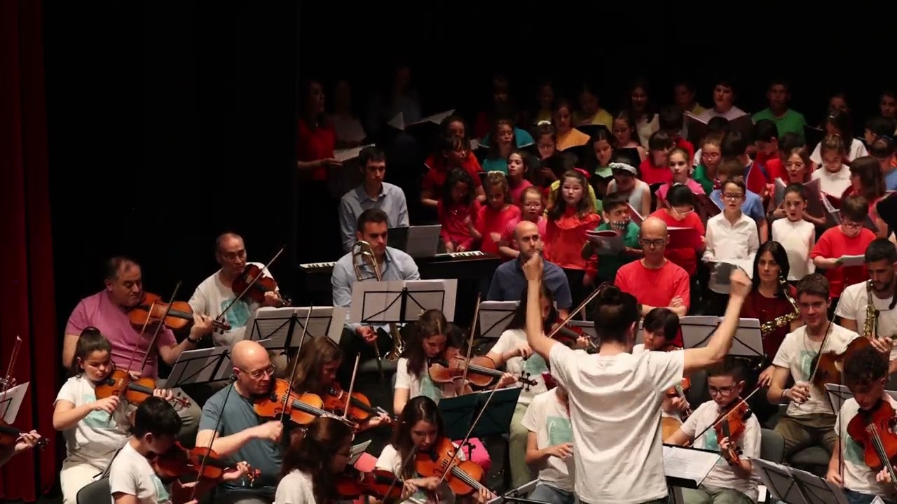 Believer - Imagine Dragons - Conservatorio Carlos Ros y Coros Medina Olmos y PUA - Guadix