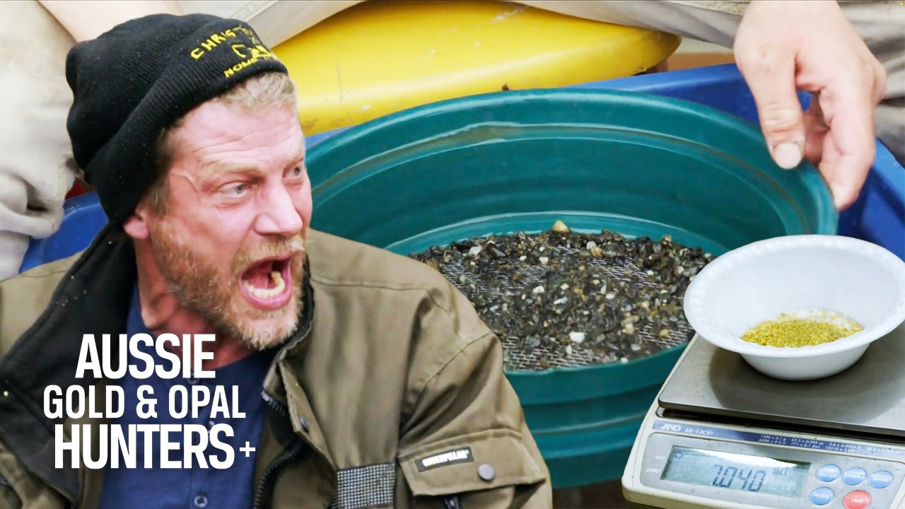Chris McCully Pushes For 300 Ounces With Risky Solo Dive Amid Equipment Failures | Bering Sea Gold
