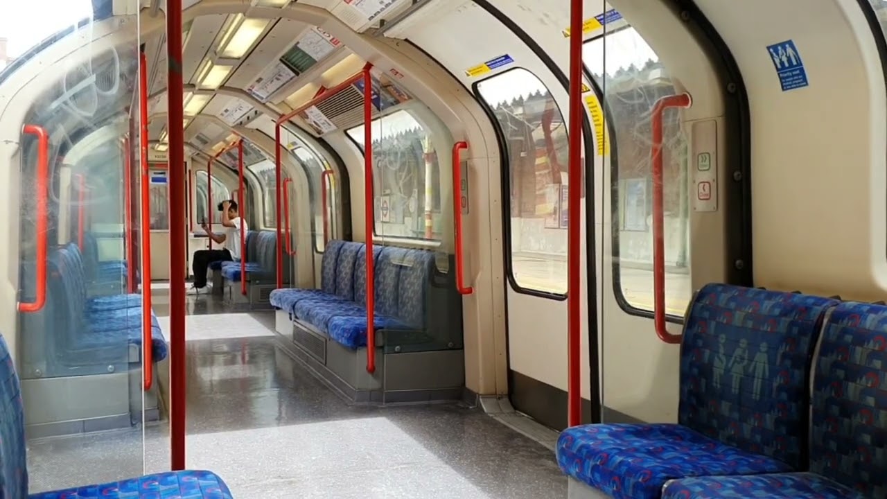 Central line Journey From Grange Hill To Roding Valley